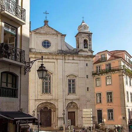 Downtown Delight By Homing Daire *