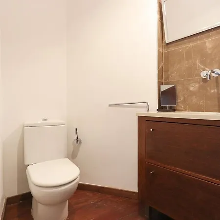 Downtown Delight By Homing Apartman