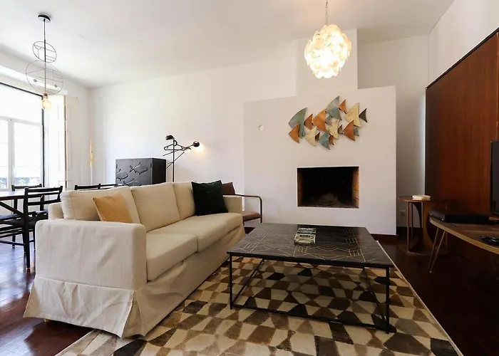 Downtown Delight By Homing *