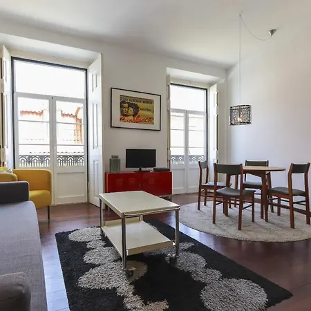 Apartment Downtown Delight By Homing *